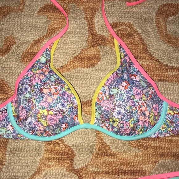 Victoria Secret bikini (worn once) - Picture 2 of 4